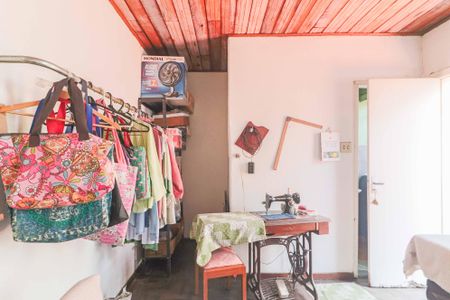 Casa à venda com 126m², 2 quartos e 2 vagas Casa à venda com 126m², 2 quartos e 2 vagasEdicula