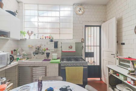 Casa à venda com 126m², 2 quartos e 2 vagas Casa à venda com 126m², 2 quartos e 2 vagasCozinha