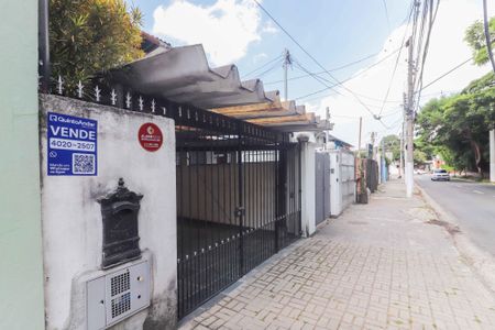 Casa à venda com 126m², 2 quartos e 2 vagas Casa à venda com 126m², 2 quartos e 2 vagasFachada Plaquinha