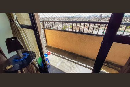 Apartamento à venda com 68m², 2 quartos e 2 vagas Apartamento à venda com 68m², 2 quartos e 2 vagasSacada/Sala de Jantar