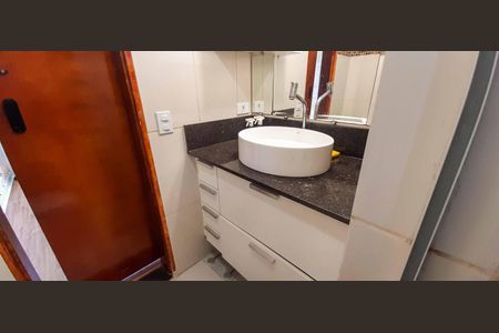 Apartamento à venda com 68m², 2 quartos e 2 vagas Apartamento à venda com 68m², 2 quartos e 2 vagasBanheiro Social