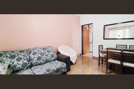 Casa à venda com 170m², 3 quartos e 2 vagas Casa à venda com 170m², 3 quartos e 2 vagasSala