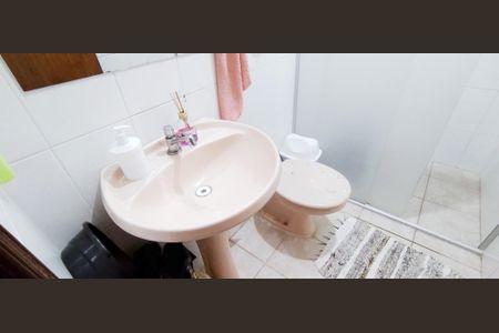 Casa à venda com 170m², 3 quartos e 2 vagas Casa à venda com 170m², 3 quartos e 2 vagasBanheiro