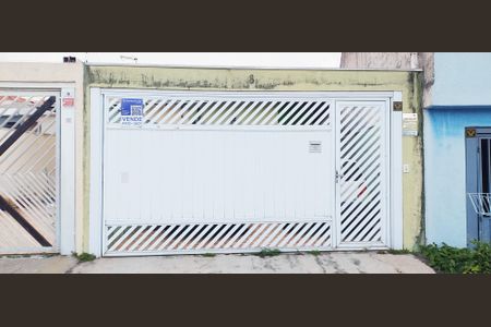 Casa à venda com 170m², 3 quartos e 2 vagas Casa à venda com 170m², 3 quartos e 2 vagasFachada