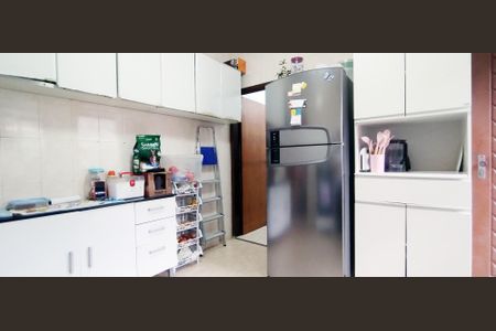 Casa à venda com 170m², 3 quartos e 2 vagas Casa à venda com 170m², 3 quartos e 2 vagasCozinha