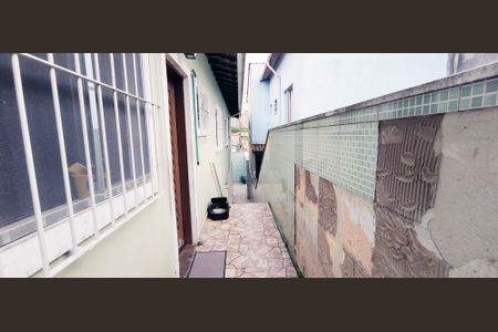 Casa à venda com 170m², 3 quartos e 2 vagas Casa à venda com 170m², 3 quartos e 2 vagasCorredor Quintal