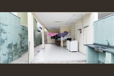 Casa à venda com 170m², 3 quartos e 2 vagas Casa à venda com 170m², 3 quartos e 2 vagasQuintal