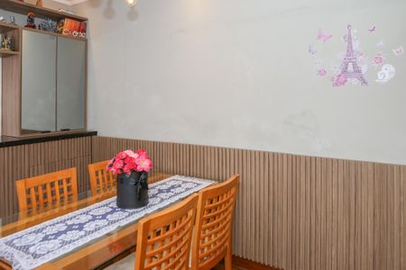 Casa à venda com 88m², 2 quartos e sem vaga Casa à venda com 88m², 2 quartos e sem vagaSala