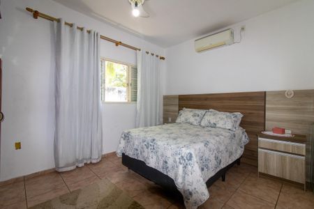 Casa à venda com 180m², 3 quartos e 2 vagas Casa à venda com 180m², 3 quartos e 2 vagasSuíte