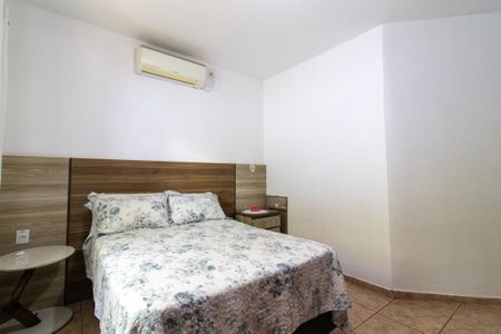 Casa à venda com 180m², 3 quartos e 2 vagas Casa à venda com 180m², 3 quartos e 2 vagasSuíte