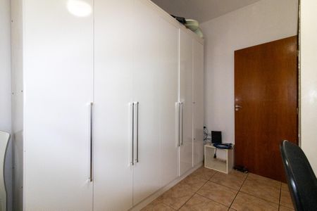 Casa à venda com 180m², 3 quartos e 2 vagas Casa à venda com 180m², 3 quartos e 2 vagasQuarto 1