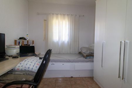 Casa à venda com 180m², 3 quartos e 2 vagas Casa à venda com 180m², 3 quartos e 2 vagasQuarto 1