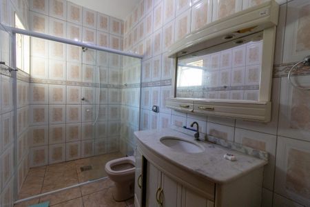 Casa à venda com 180m², 3 quartos e 2 vagas Casa à venda com 180m², 3 quartos e 2 vagasBanheiro
