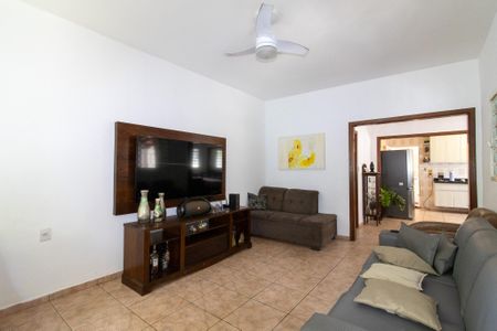 Casa à venda com 180m², 3 quartos e 2 vagas Casa à venda com 180m², 3 quartos e 2 vagasSala