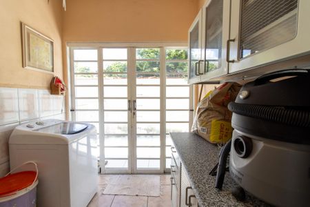 Casa à venda com 180m², 3 quartos e 2 vagas Casa à venda com 180m², 3 quartos e 2 vagasÁrea de Serviço