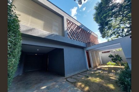Casa para alugar com 350m², 4 quartos e 3 vagas Casa para alugar com 350m², 4 quartos e 3 vagasFachada