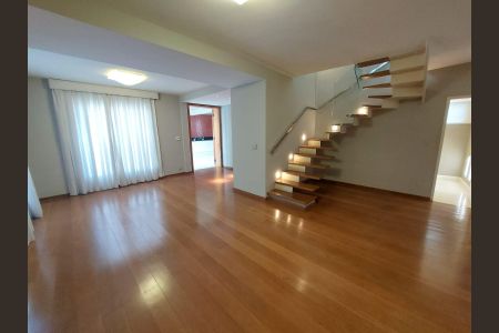 Casa para alugar com 350m², 4 quartos e 3 vagas Casa para alugar com 350m², 4 quartos e 3 vagassala 1