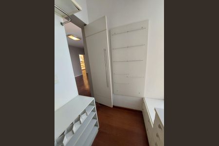 Casa para alugar com 350m², 4 quartos e 3 vagas Casa para alugar com 350m², 4 quartos e 3 vagascloset