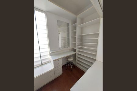 Casa para alugar com 350m², 4 quartos e 3 vagas Casa para alugar com 350m², 4 quartos e 3 vagascloset