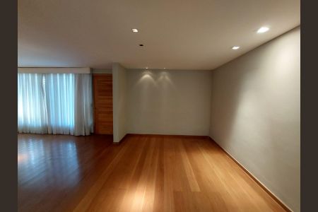 Casa para alugar com 350m², 4 quartos e 3 vagas Casa para alugar com 350m², 4 quartos e 3 vagassala 1