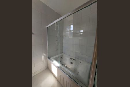 Casa para alugar com 350m², 4 quartos e 3 vagas Casa para alugar com 350m², 4 quartos e 3 vagasbanheiro 1