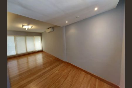 Casa para alugar com 350m², 4 quartos e 3 vagas Casa para alugar com 350m², 4 quartos e 3 vagassala 2