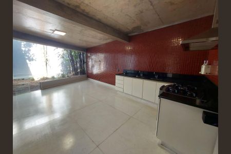 Casa para alugar com 350m², 4 quartos e 3 vagas Casa para alugar com 350m², 4 quartos e 3 vagascozinha