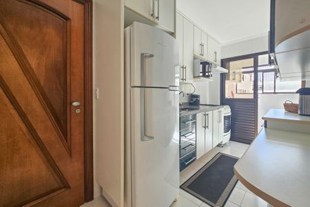 Apartamento para alugar com 1m², 2 quartos e 2 vagas Apartamento para alugar com 1m², 2 quartos e 2 vagasCozinha