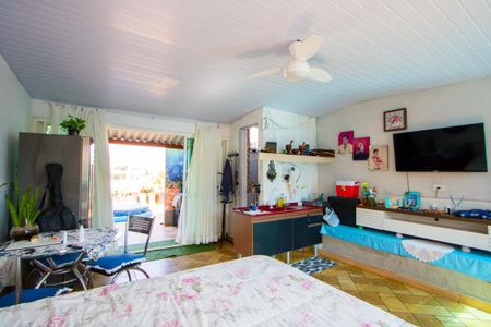 Casa à venda com 160m², 3 quartos e 1 vaga Casa à venda com 160m², 3 quartos e 1 vagaEdícula