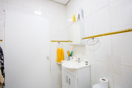 Casa à venda com 160m², 3 quartos e 1 vaga Casa à venda com 160m², 3 quartos e 1 vagaBanheiro social