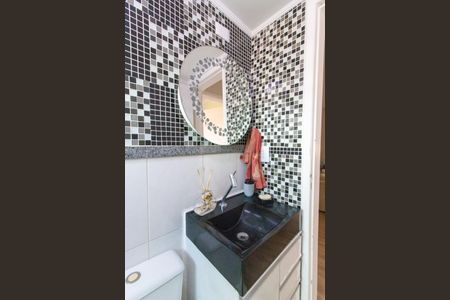 Apartamento à venda com 53m², 2 quartos e 1 vaga Apartamento à venda com 53m², 2 quartos e 1 vagaBanheiro