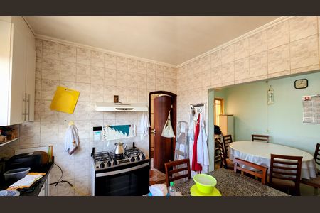Casa à venda com 250m², 4 quartos e 3 vagas Casa à venda com 250m², 4 quartos e 3 vagasCozinha