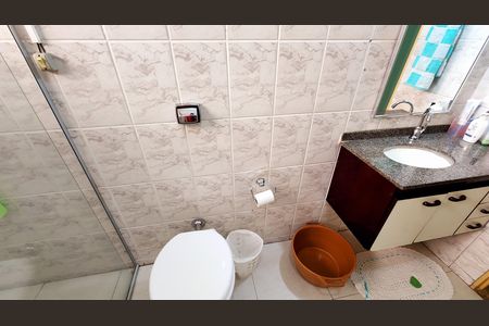 Casa à venda com 250m², 4 quartos e 3 vagas Casa à venda com 250m², 4 quartos e 3 vagasBanheiro