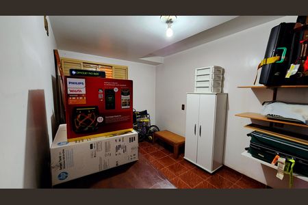 Casa à venda com 250m², 4 quartos e 3 vagas Casa à venda com 250m², 4 quartos e 3 vagasEdícula
