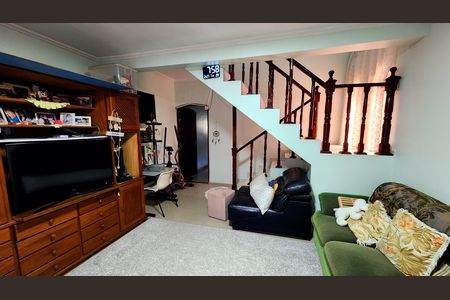 Casa à venda com 250m², 4 quartos e 3 vagas Casa à venda com 250m², 4 quartos e 3 vagasSala