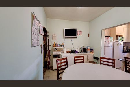 Casa à venda com 250m², 4 quartos e 3 vagas Casa à venda com 250m², 4 quartos e 3 vagasCozinha