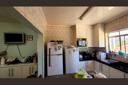 Casa à venda com 250m², 4 quartos e 3 vagas Casa à venda com 250m², 4 quartos e 3 vagasCozinha