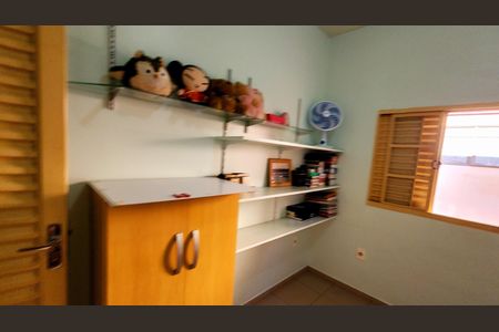 Casa à venda com 250m², 4 quartos e 3 vagas Casa à venda com 250m², 4 quartos e 3 vagasQuarto 3