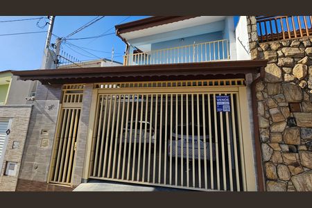 Casa à venda com 250m², 4 quartos e 3 vagas Casa à venda com 250m², 4 quartos e 3 vagasFachada + Plaquinha