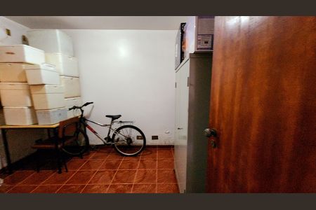 Casa à venda com 250m², 4 quartos e 3 vagas Casa à venda com 250m², 4 quartos e 3 vagasEdícula