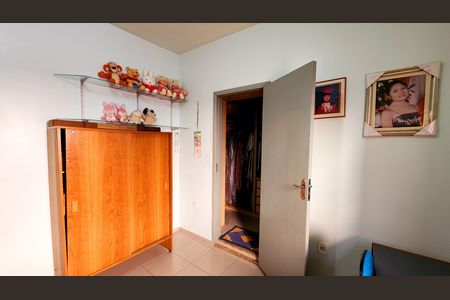 Casa à venda com 250m², 4 quartos e 3 vagas Casa à venda com 250m², 4 quartos e 3 vagasQuarto 4