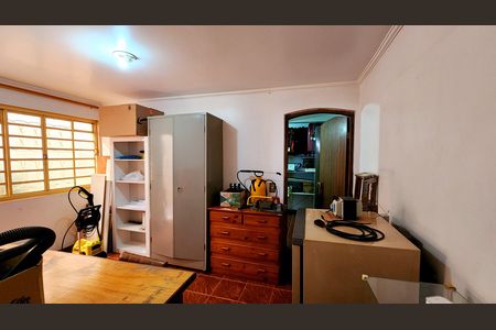 Casa à venda com 250m², 4 quartos e 3 vagas Casa à venda com 250m², 4 quartos e 3 vagasEdícula