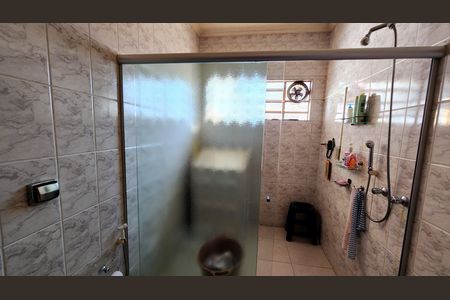 Casa à venda com 250m², 4 quartos e 3 vagas Casa à venda com 250m², 4 quartos e 3 vagasBanheiro da Suíte