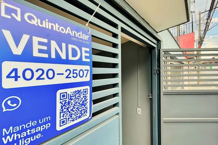 Casa à venda com 138m², 2 quartos e 2 vagas Casa à venda com 138m², 2 quartos e 2 vagasPlaca