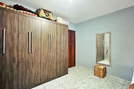 Casa à venda com 138m², 2 quartos e 2 vagas Casa à venda com 138m², 2 quartos e 2 vagasQuarto 2