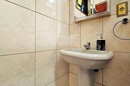 Casa à venda com 138m², 2 quartos e 2 vagas Casa à venda com 138m², 2 quartos e 2 vagasBanheiro 2