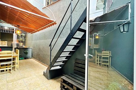 Casa à venda com 138m², 2 quartos e 2 vagas Casa à venda com 138m², 2 quartos e 2 vagasÁrea externa