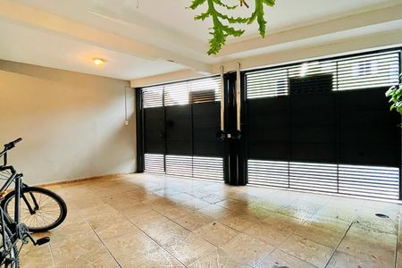 Casa à venda com 138m², 2 quartos e 2 vagas Casa à venda com 138m², 2 quartos e 2 vagasGaragem