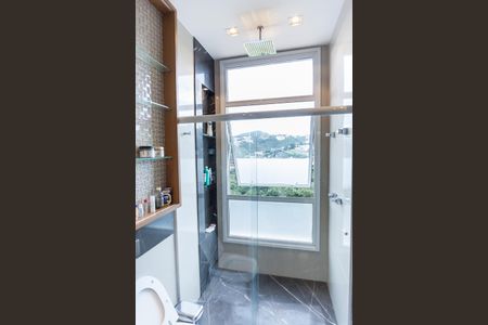 Casa de condomínio à venda com 710m², 5 quartos e 6 vagas Casa de condomínio à venda com 710m², 5 quartos e 6 vagasBanheiro da Suíte 4