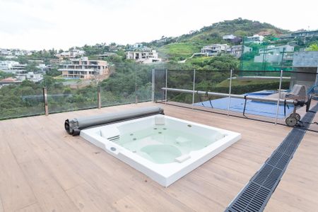 Casa de condomínio à venda com 710m², 5 quartos e 6 vagas Casa de condomínio à venda com 710m², 5 quartos e 6 vagasÁrea comum